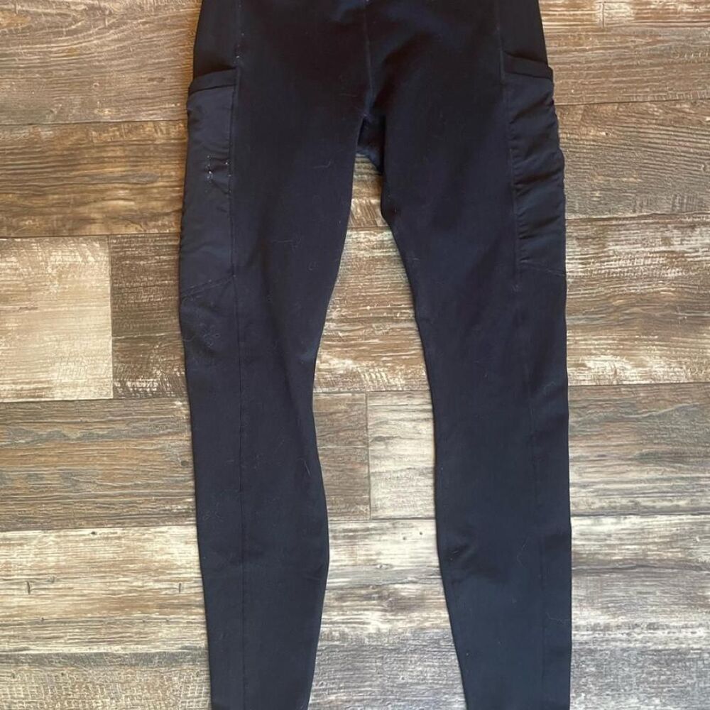 Black leggings with pockets